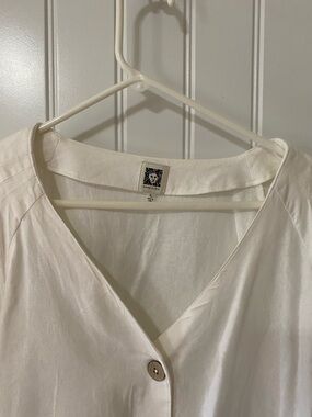 Anne Klein Cream top with Gold Nameplate